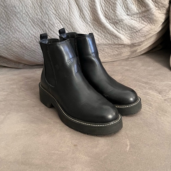 Black Platform Booties - Picture 1 of 4